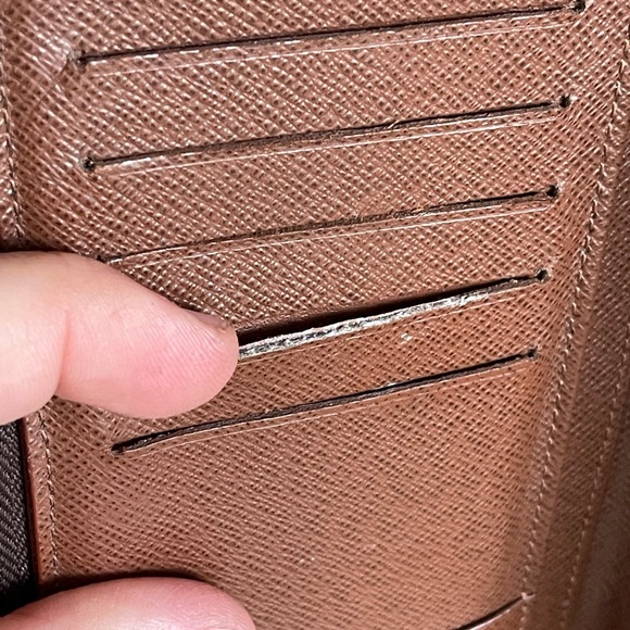 Authentic and rare Louis Vuitton Monogram Zippy Compact Wallet - Picture 11 of 12